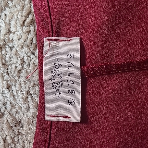 Burgundy Top - Picture 2 of 7